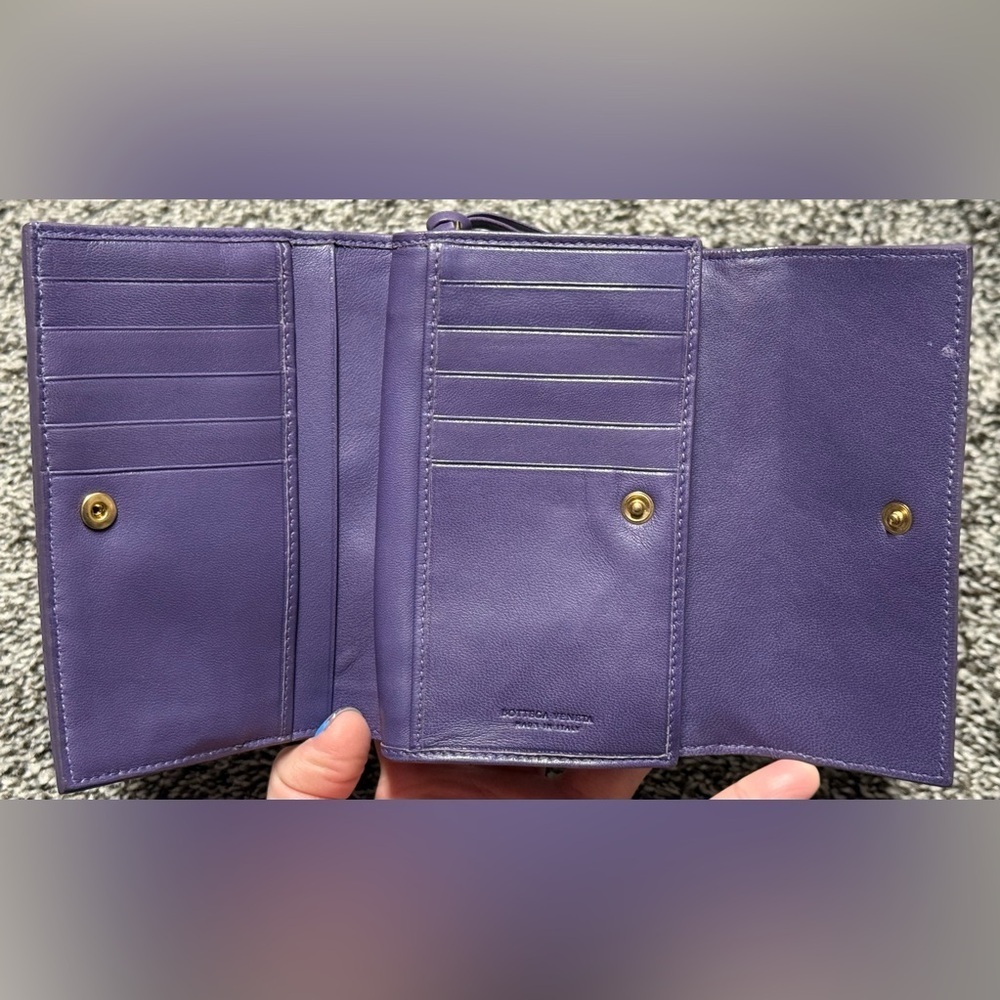 Bottega Veneta purple wallet - Picture 6 of 13